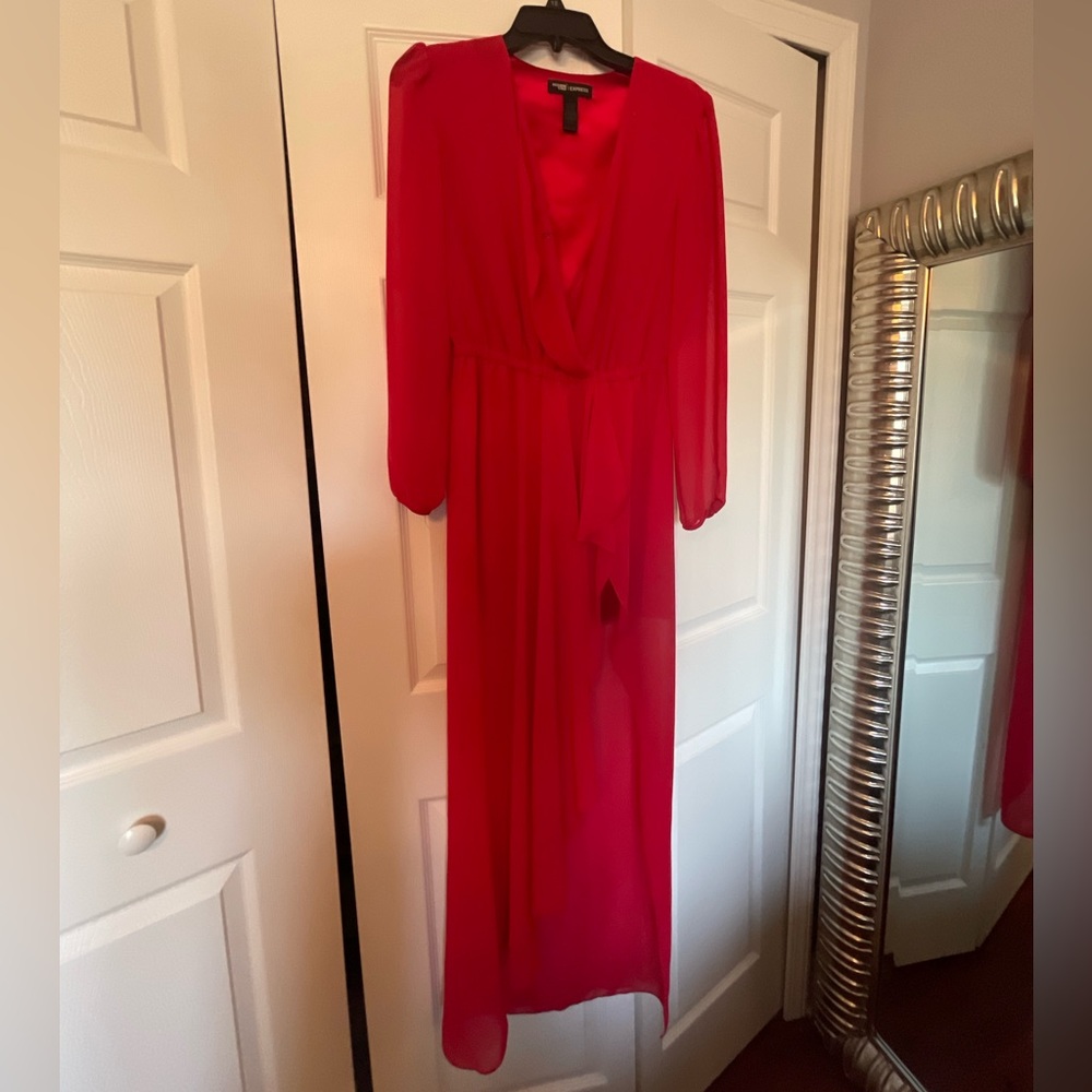 EXPRESS limited edition LONG SLEVE DRESS Size 2. GENTLY USED